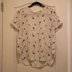 White shirt sleeve shirt with birds